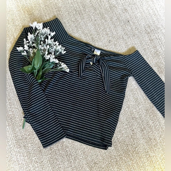 Divided NWT Striped Sparkle Off Shoulder Crop Top - XS - Picture 1 of 5